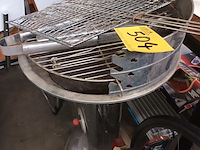 Lot 504 - bbq met toebehoren - afbeelding 4 van  4