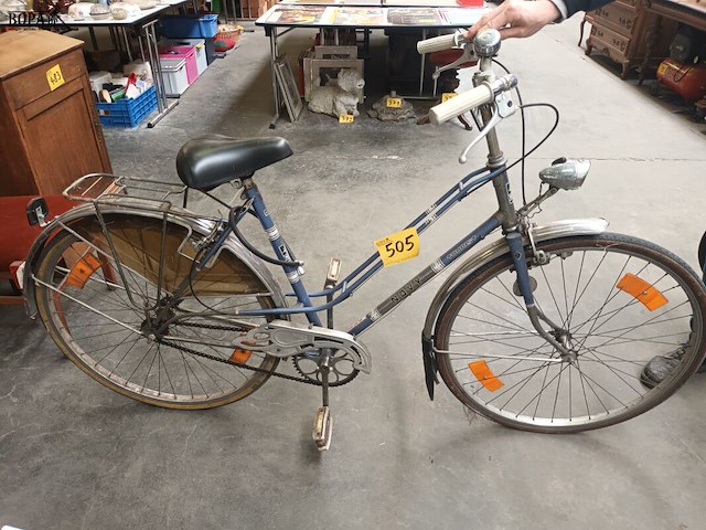 Lot 505 - damesfiets novy tourist - afbeelding 1 van  4