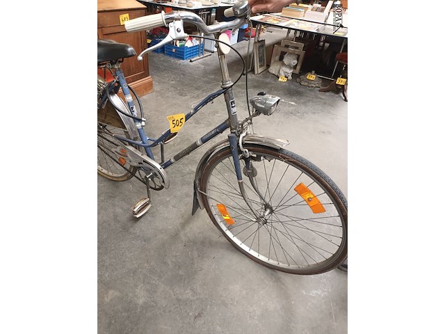 Lot 505 - damesfiets novy tourist - afbeelding 2 van  4