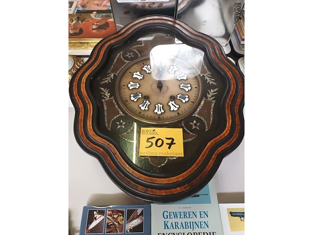 Lot 507 - klok œil-de-bœuf - afbeelding 1 van  4
