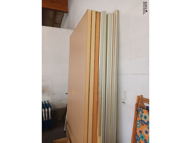 Lot 508 - isolatiepanelen en pluggen - afbeelding 1 van  4