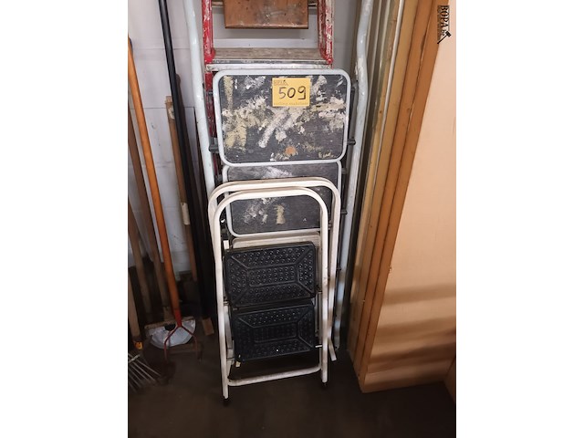 Lot 509 - trapladders. 5 stuks - afbeelding 1 van  4