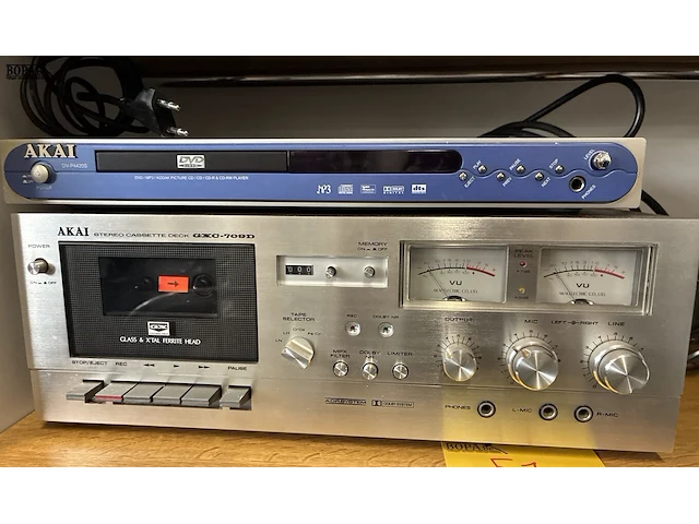 Lot 51 - akai - 2 stuks - afbeelding 4 van  6
