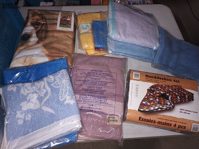 Lot 51 - badlinnen. 18 stuks - afbeelding 4 van  4