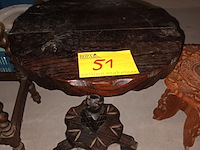 Lot 51 - bijzettafeltje - afbeelding 1 van  3
