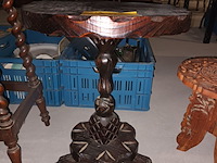 Lot 51 - bijzettafeltje - afbeelding 2 van  3