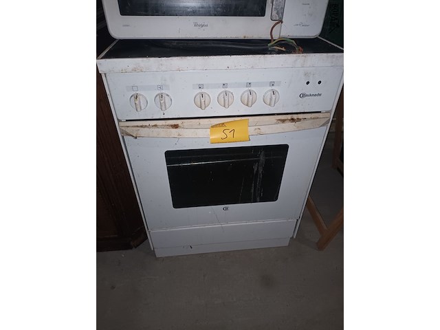 Lot 51 - elektrisch fornuis bauknecht - afbeelding 1 van  3