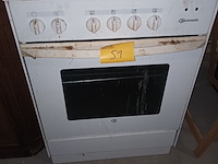 Lot 51 - elektrisch fornuis bauknecht - afbeelding 1 van  3