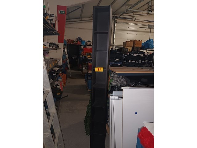 Lot 51 - kolomkast voor cd’s - afbeelding 2 van  3