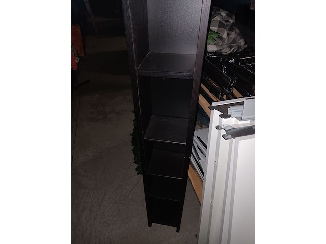 Lot 51 - kolomkast voor cd’s - afbeelding 3 van  3