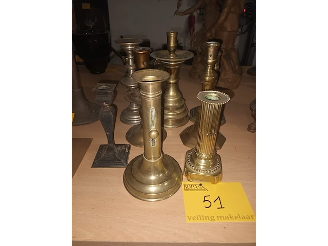 Lot 51 - koperen kandelaars. 8 stuks - afbeelding 1 van  4