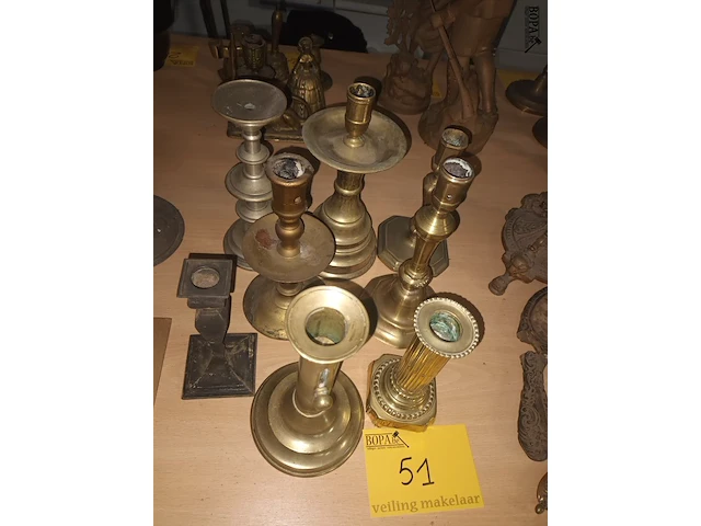 Lot 51 - koperen kandelaars. 8 stuks - afbeelding 2 van  4