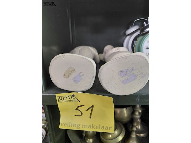 Lot 51 - lot duo beelden kind jongen-meisje - afbeelding 2 van  2
