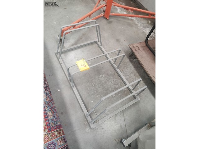 Lot 51 - metalen fietsrek - afbeelding 1 van  2