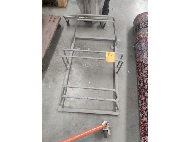 Lot 51 - metalen fietsrek - afbeelding 2 van  2