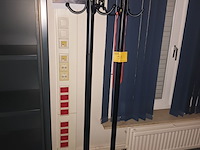 Lot 51 - metalen kapstok. 2 stuks - afbeelding 1 van  2