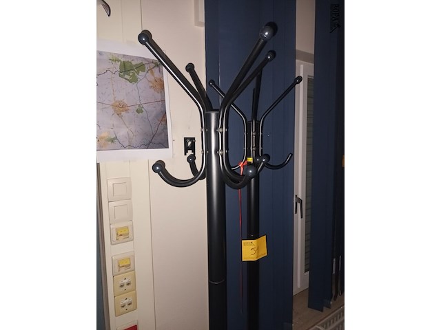 Lot 51 - metalen kapstok. 2 stuks - afbeelding 2 van  2