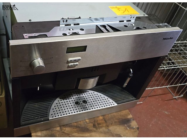 Lot 51 - miele inbouw koffieapparaat - afbeelding 1 van  3
