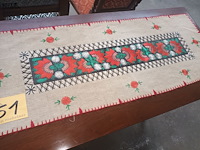 Lot 51 - retro tafelkleedjes. 2 stuks - afbeelding 2 van  3