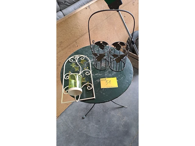 Lot 51 - retro wijnfleshouder en theelichthouder met muurbevestiging - afbeelding 1 van  3
