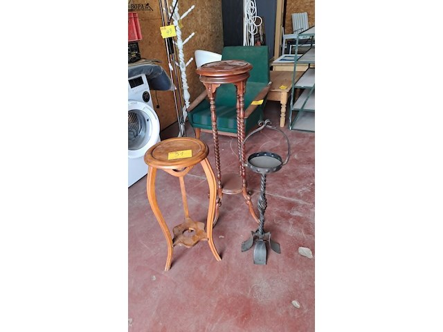 Lot 51 - set van 3 plantenhouders - afbeelding 1 van  4