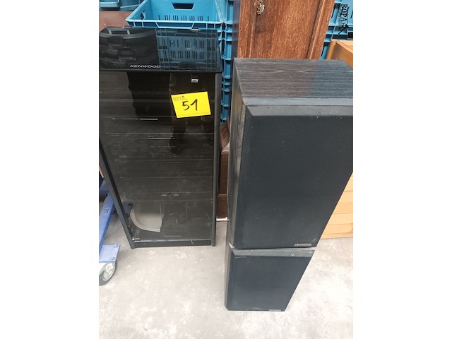Lot 51 - stereo kenwood in kast - afbeelding 1 van  7