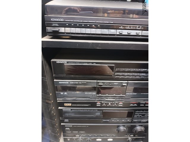 Lot 51 - stereo kenwood in kast - afbeelding 3 van  7
