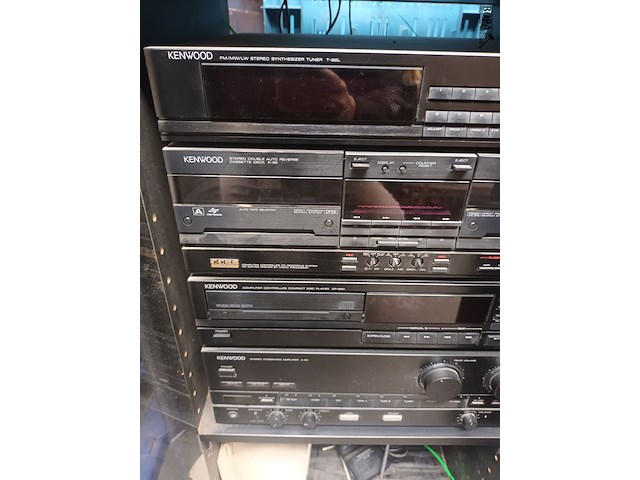 Lot 51 - stereo kenwood in kast - afbeelding 4 van  7