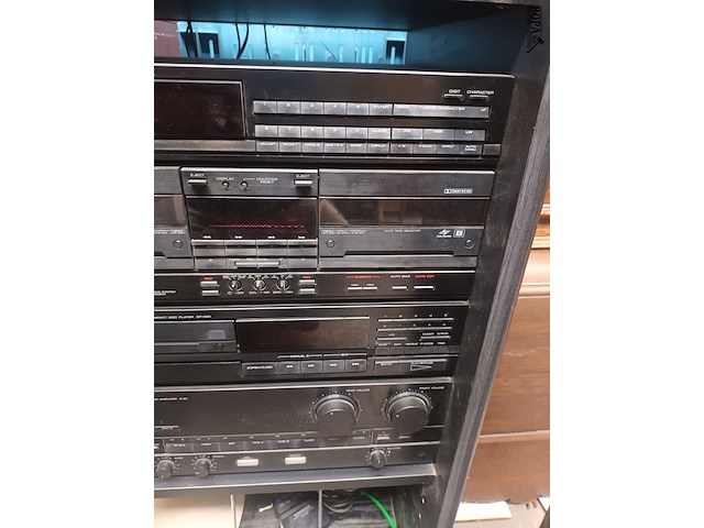 Lot 51 - stereo kenwood in kast - afbeelding 5 van  7