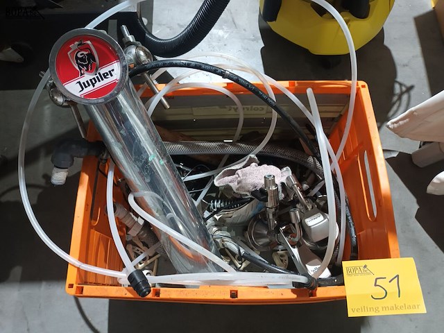 Lot 51 - tapkranen - afbeelding 1 van  3