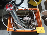 Lot 51 - tapkranen - afbeelding 1 van  3