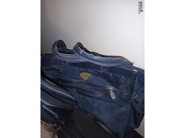 Lot 51 - trolleys en tas - afbeelding 4 van  4