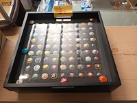 Lot 51 - verzameling champagne capsules - afbeelding 1 van  4