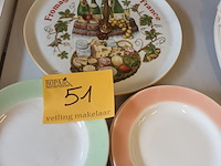Lot 51 - vintage borden en kaasschaal. 10 stuks - afbeelding 1 van  3
