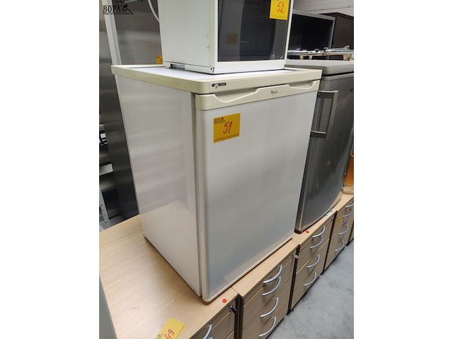 Lot 51 - whirlpool frigokastje - afbeelding 1 van  3