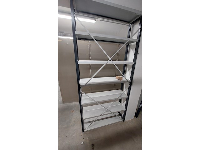 Lot 51 meter lopende stevige metalen rekken - afbeelding 4 van  32