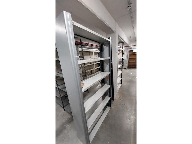 Lot 51 meter lopende stevige metalen rekken - afbeelding 5 van  32