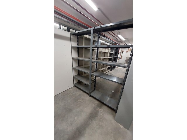 Lot 51 meter lopende stevige metalen rekken - afbeelding 6 van  32