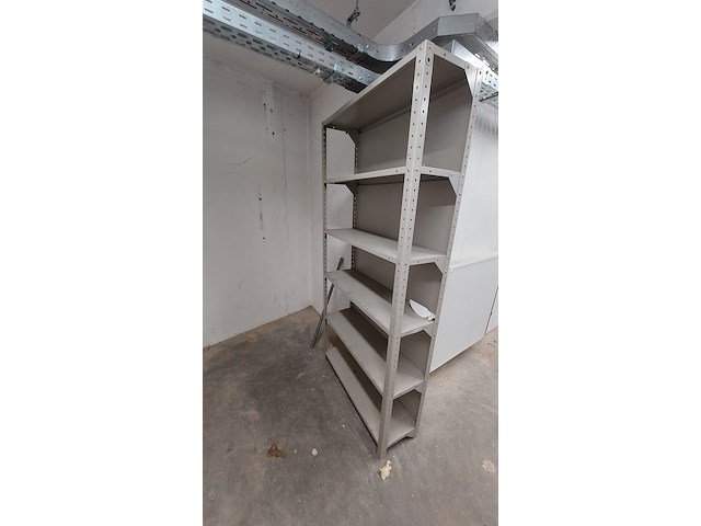 Lot 51 meter lopende stevige metalen rekken - afbeelding 9 van  32