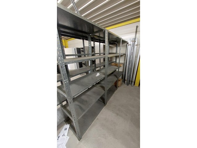 Lot 51 meter lopende stevige metalen rekken - afbeelding 10 van  32