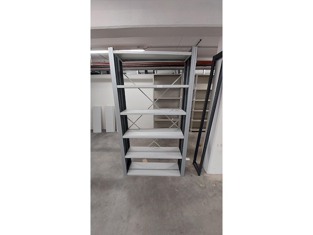 Lot 51 meter lopende stevige metalen rekken - afbeelding 13 van  32