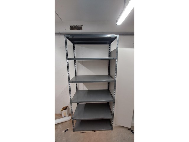 Lot 51 meter lopende stevige metalen rekken - afbeelding 28 van  32