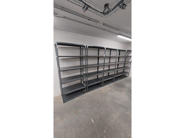 Lot 51 meter lopende stevige metalen rekken - afbeelding 29 van  32