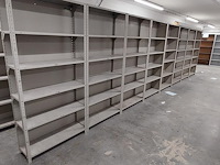 Lot 51 meter lopende stevige metalen rekken - afbeelding 32 van  32