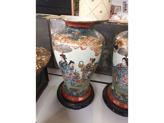 Lot 510 - koppel satsuma vazen - afbeelding 3 van  4