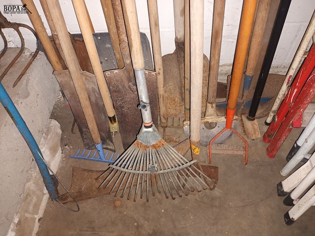 Lot 510 - tuinmateriaal. 22 stuks - afbeelding 2 van  4