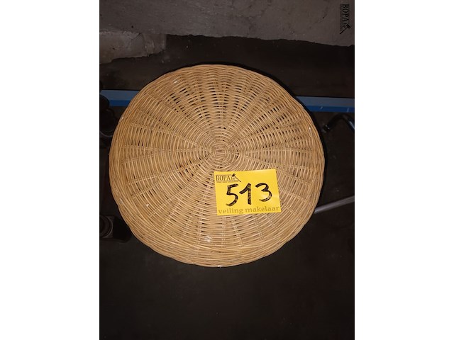 Lot 513 - rieten plantenstaander - afbeelding 3 van  3