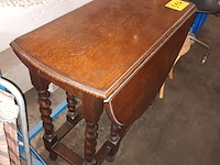 Lot 514 - klaptafel in massief hout - afbeelding 1 van  3