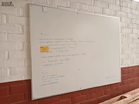 Lot 517 - whiteboard - afbeelding 1 van  2