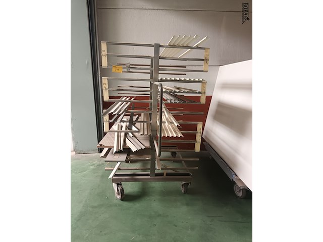 Lot 519 - mobiel draagarmrek - afbeelding 2 van  2